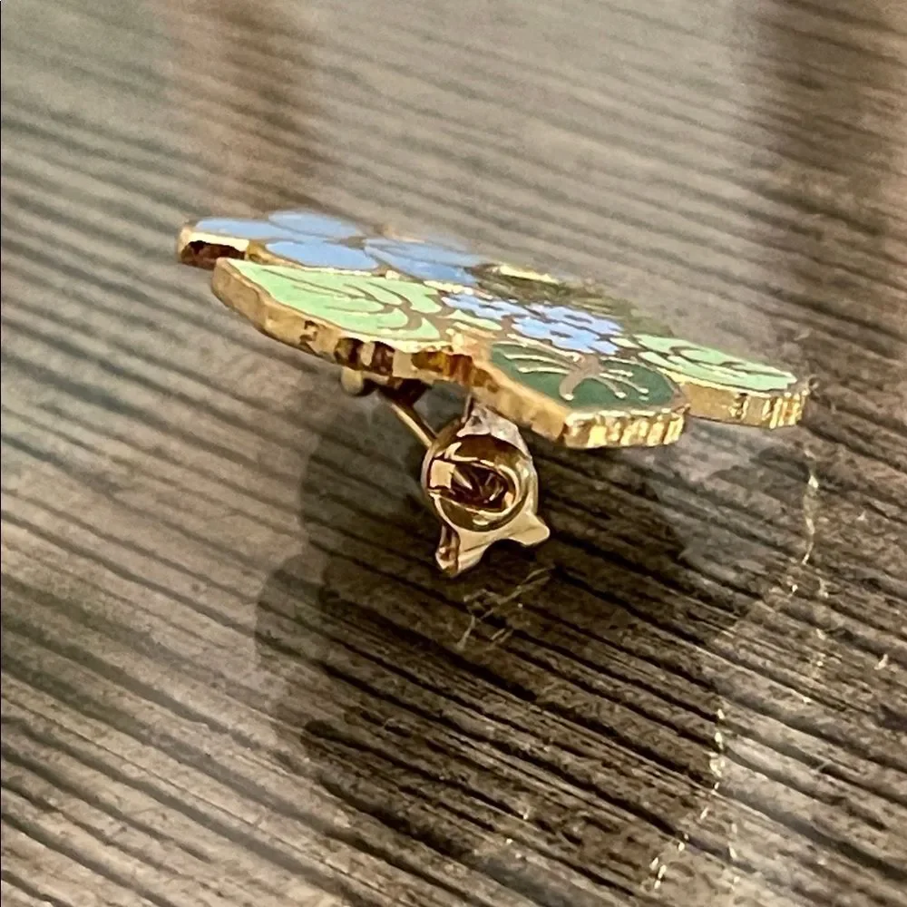 Vintage Hallmark Cards Inc. Forget - Me - Not Flower Enamel Cloisonné Pin Brooch